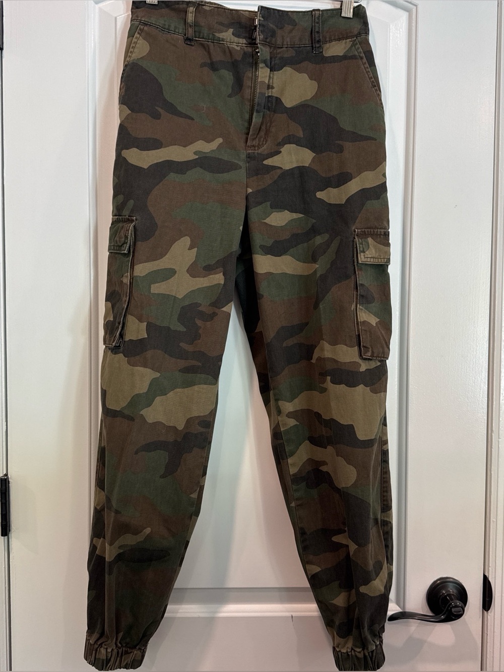 Forever 21 Camo Cargo Joggers - Size Medium